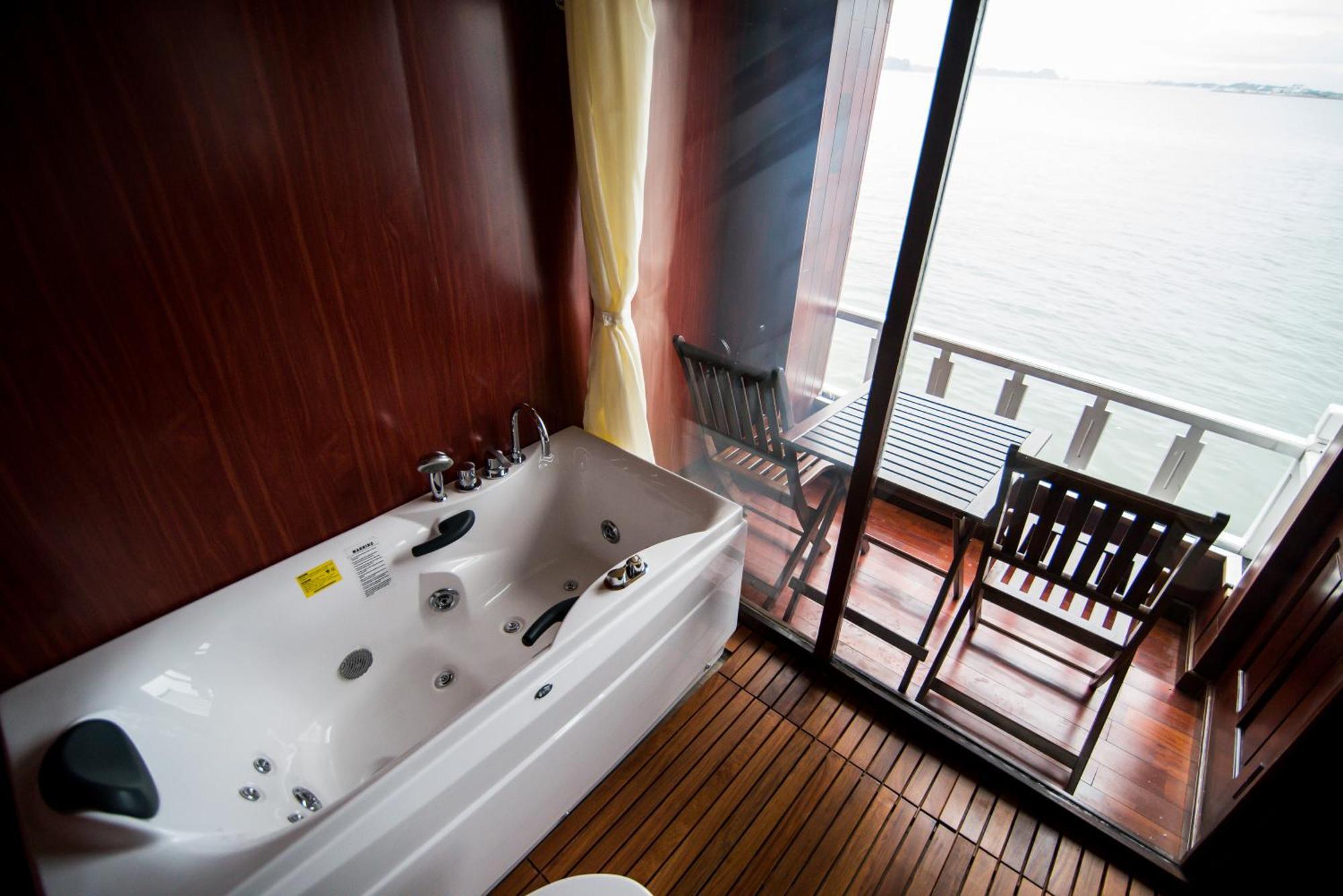 Renea Cruises Halong Ha Long Exterior foto