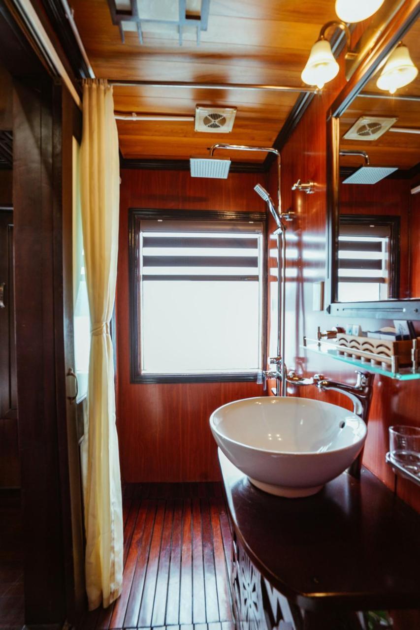 Renea Cruises Halong Ha Long Exterior foto