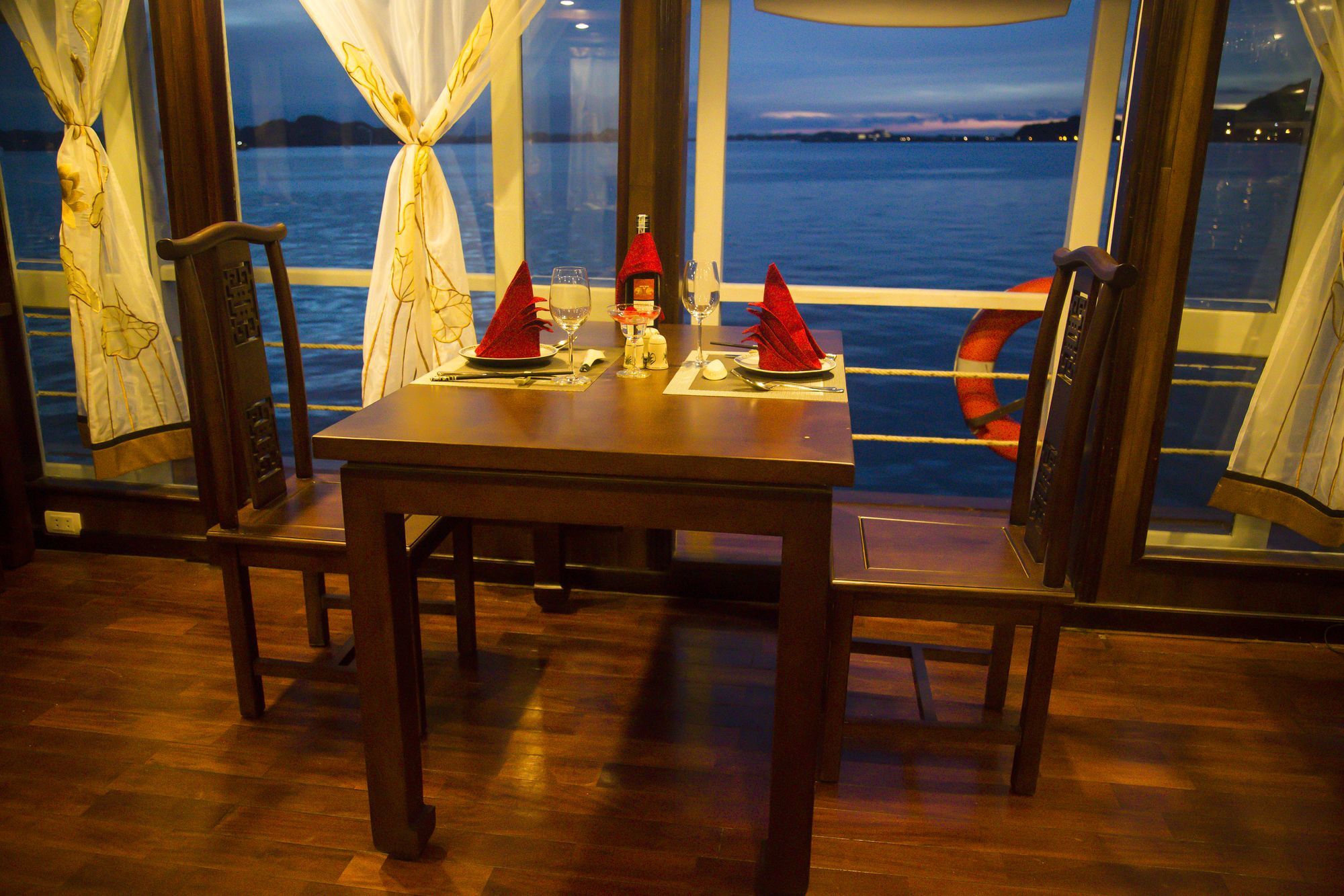 Renea Cruises Halong Ha Long Exterior foto