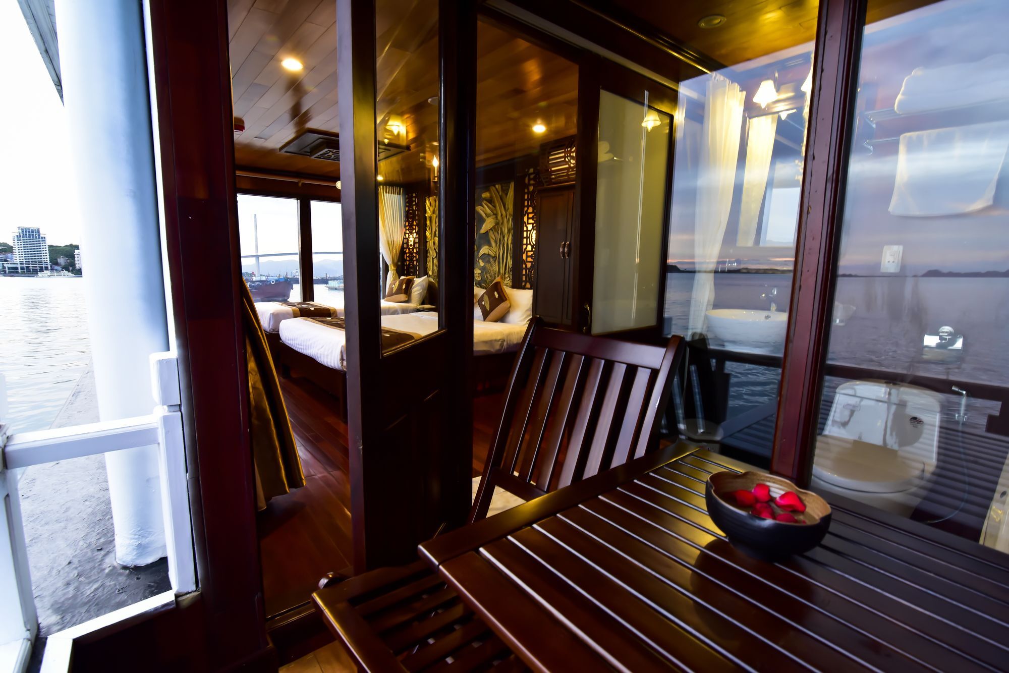 Renea Cruises Halong Ha Long Exterior foto